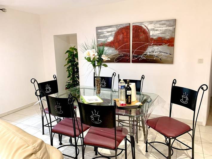 Gîte pour 6 personnes, avec terrasse et piscine à Le Crès - 4