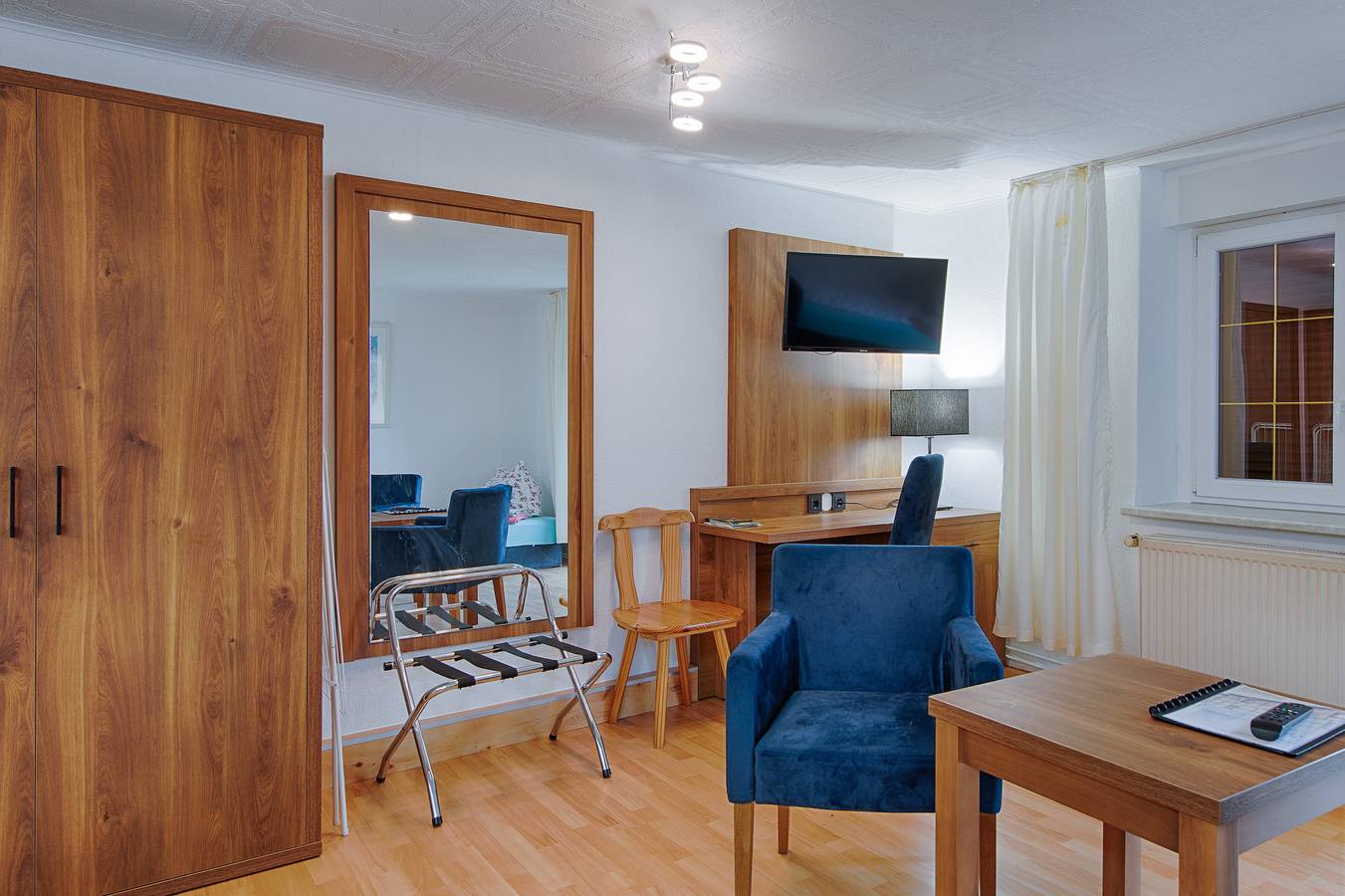 Ganze Ferienwohnung, Haus Rabenswald - Ferienwohnung 2 Haus Rabenswalde untere Etage in Roßleben-Wiehe, Burgenlandkreis