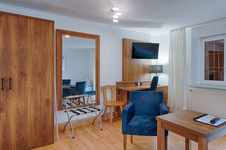 Ganze Ferienwohnung, Haus Rabenswald - Ferienwohnung 2 Haus Rabenswalde untere Etage in Roßleben-Wiehe, Burgenlandkreis