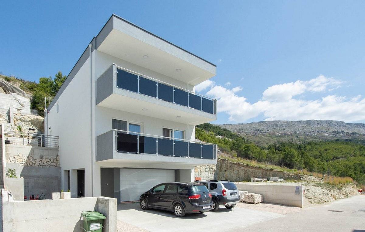 Ganze Wohnung, 3-Zimmer-Ferienwohnung mit Terrasse und Meerblick Podstrana, Split A-20835-a in Podstrana, Split-Dalmatien