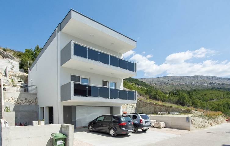 Ganze Wohnung, 3-Zimmer-Ferienwohnung mit Terrasse und Meerblick Podstrana, Split A-20835-a in Podstrana, Split-Dalmatien