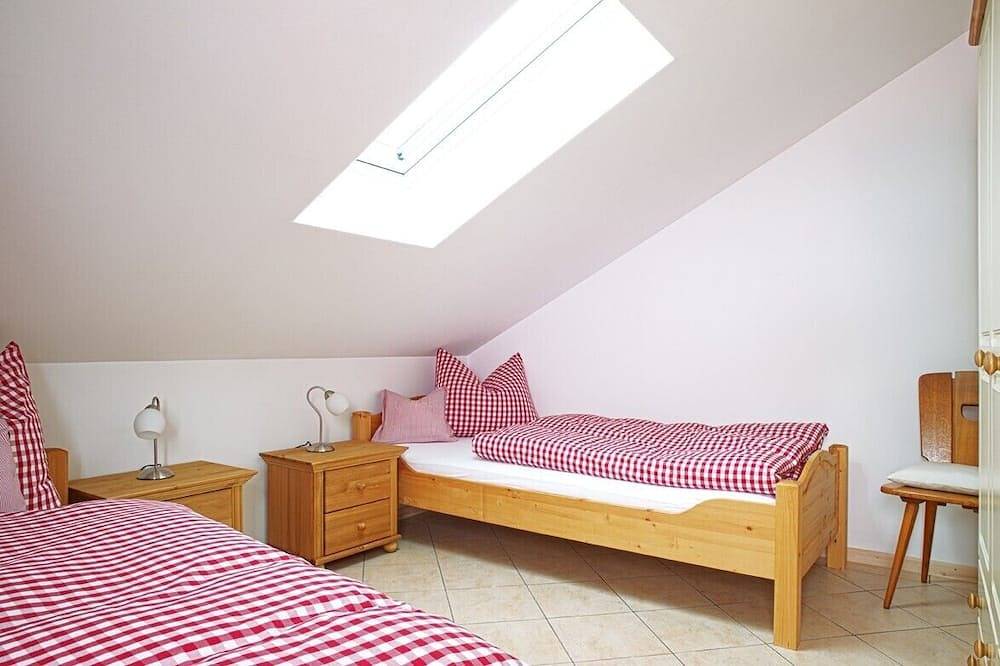 Ganze Wohnung, Gemütliche, sonnige & neu renovierte Ferienwohnung mit Zugspitzblick - 4 Sterne in Garmisch-Partenkirchen, Bayerische Alpen