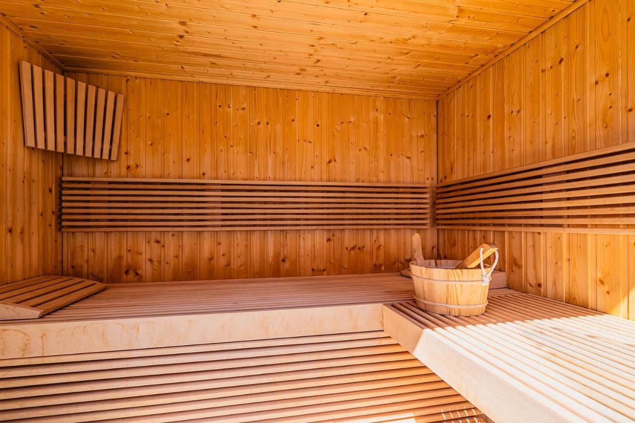 Heated Pool & Sauna Bliss - Luxury 4Br Villa in Lisboa, Costa de Lisboa