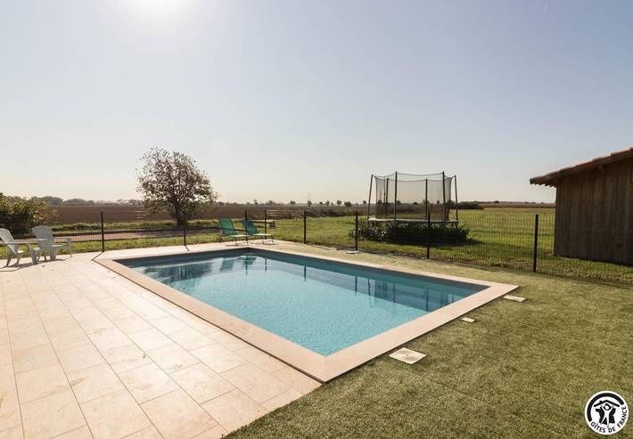 Gîte pour 8 personnes, avec jardin ainsi que piscine et terrasse à Merville - 2