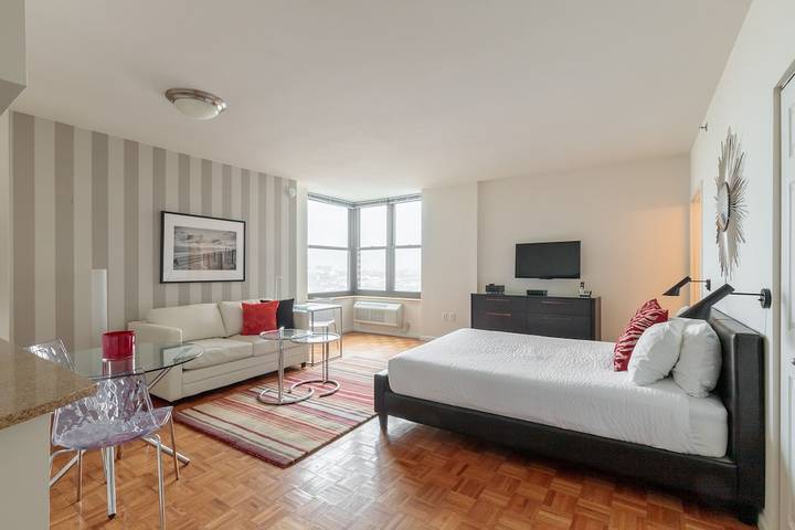 Vacation rental for 2 people, with pets in Jersey City