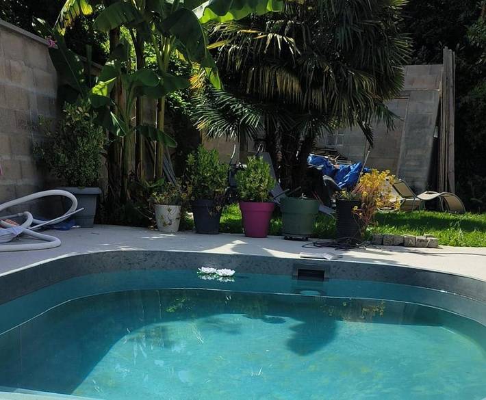 Location de vacances pour 6 personnes, avec terrasse et piscine à Savigny-le-Temple - 2