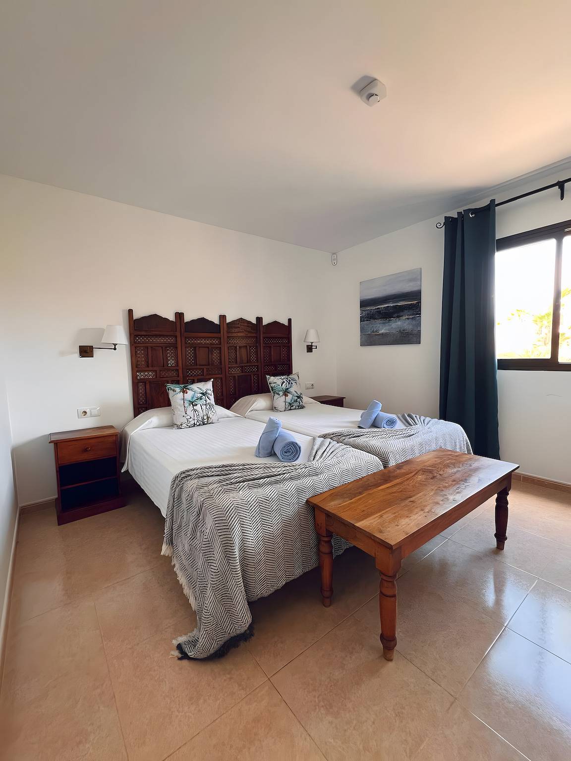 Entire apartment, Vacation 'Vista Lobos' with Sea View, Shared Pool and Wi-Fi in Oasis Tamarindo, La Oliva