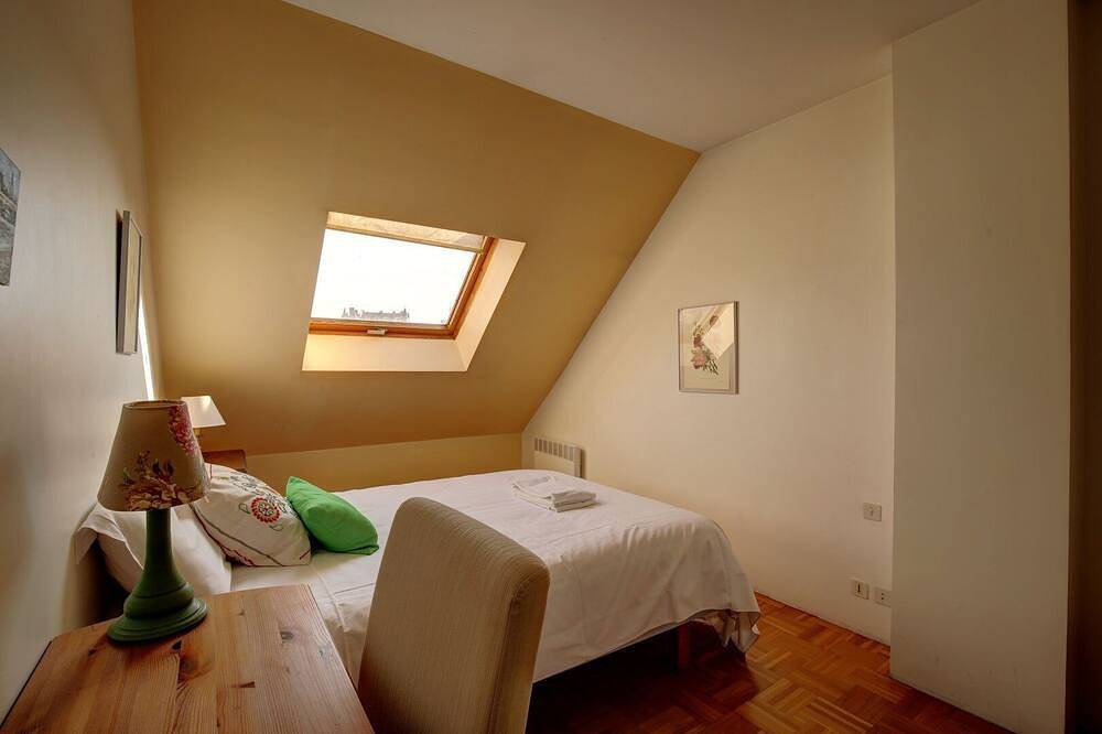 Entire apartment, Spacious T2  apt in city center. in Amboise, Tours region