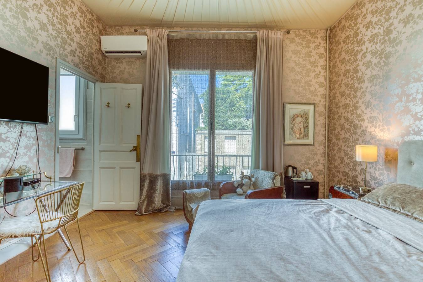 Chambre d’hôtes au cœur de Béziers avec piscine partagée, Wi-Fi et climatisation in Béziers, Côte d'Améthyste