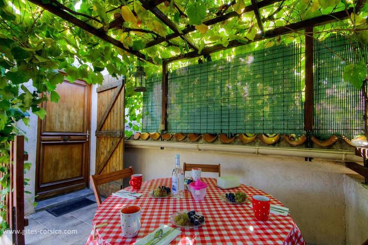 Gîte pour 4 personnes, avec Terrasse et Vue à Oletta - 2