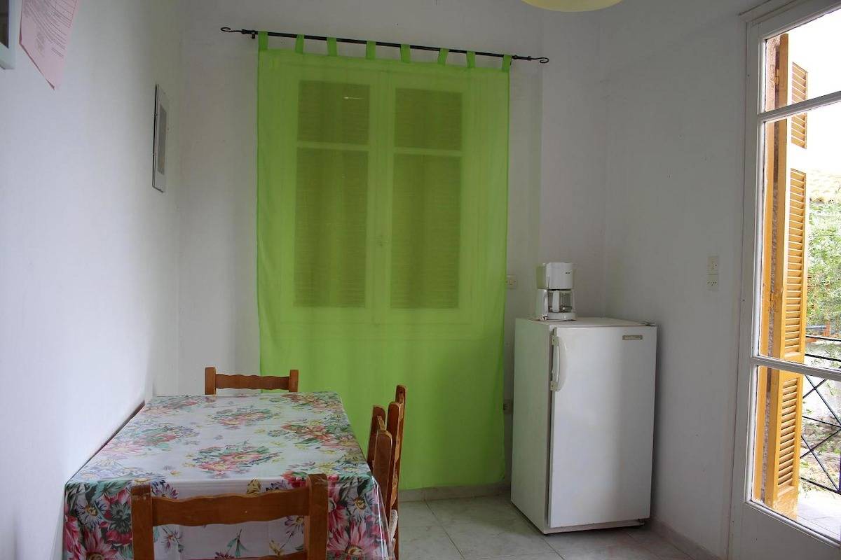 Ganze Wohnung, Ferienhaus inmitten von Olivenhainen, Meerblick, Wifi | Messenien, Peloponnes in Messenien