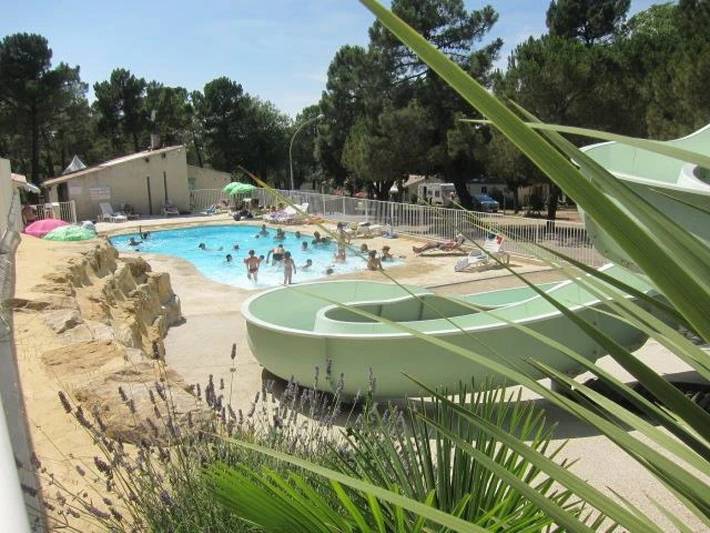 Tente pour 2 personnes, avec bassin pour enfant dans le Vaucluse - 4