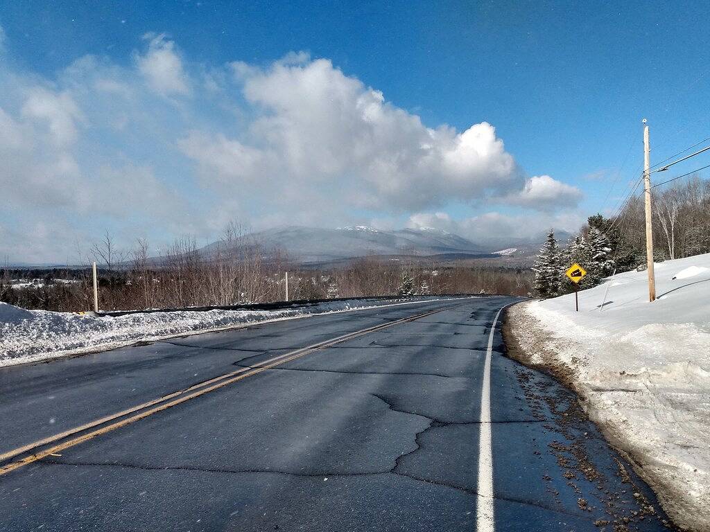 Quiet rural Maine cabin near Bigelow Preserve, Flagstaff Lake and Sugarloaf in Maine