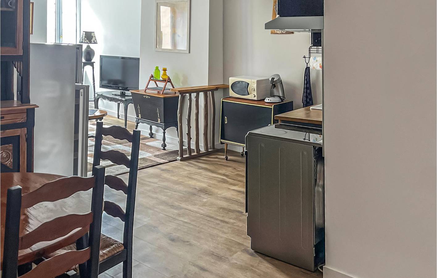 Appartement de vacances entier, Pradelles 100m : Appartement confortable 2BR avec lit bébé et Wifi gratuit in Pradelles, Haute-Loire