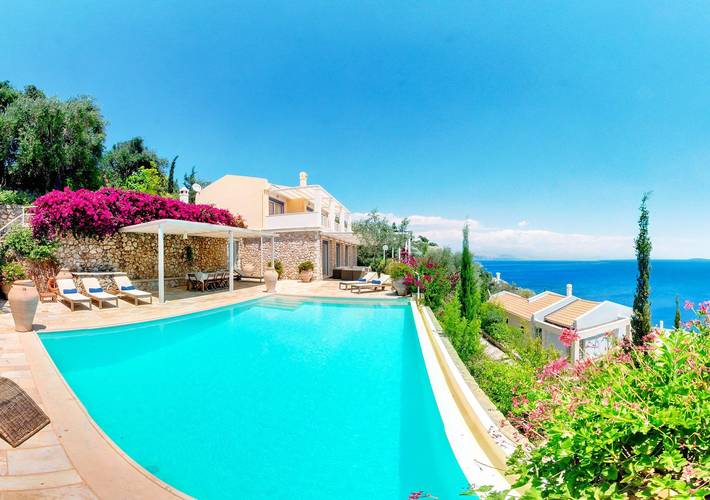 Villa pour 13 personnes, avec jardin dans Mparmpati