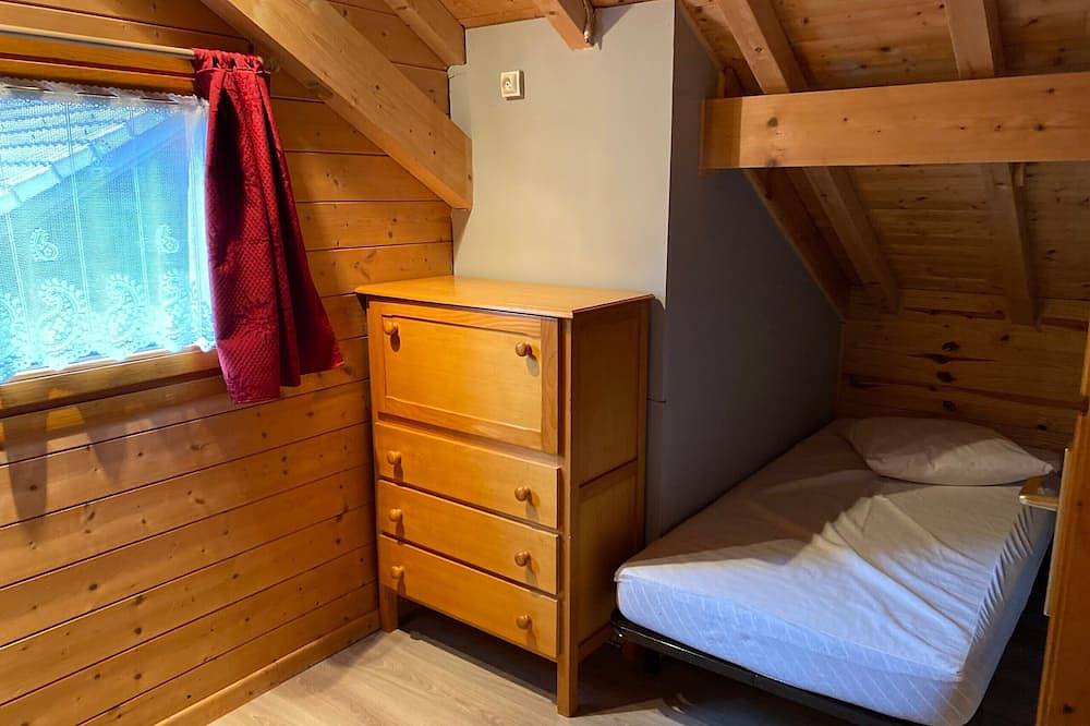 Chalet “7p Comfort – Le Refuge” with Mountain View, Private Terrace and Wi-Fi in Verchaix, Bonneville region