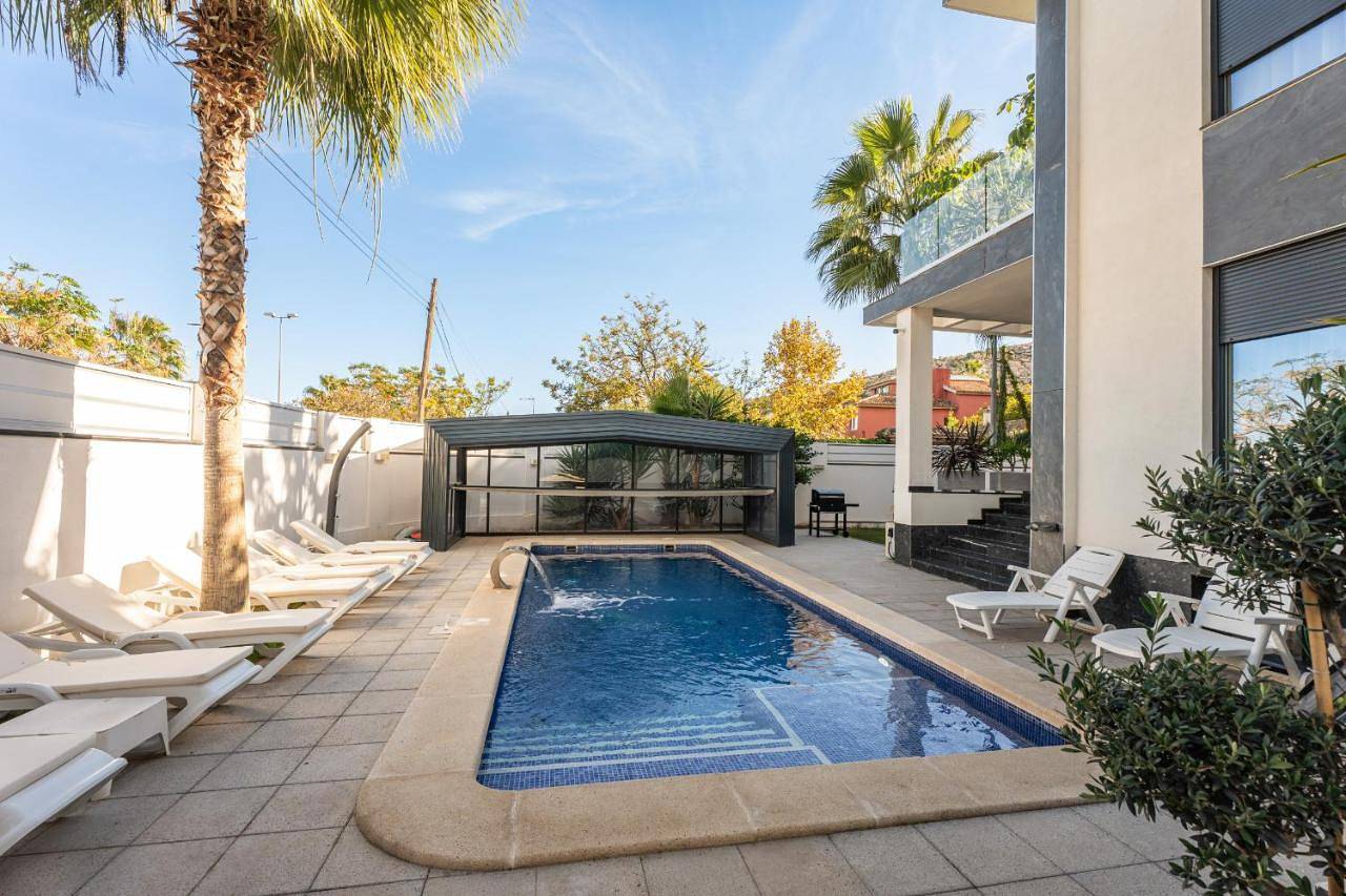 Exclusive Villa City, Beach & Golf in Vistahermosa (Alicante), Alicante