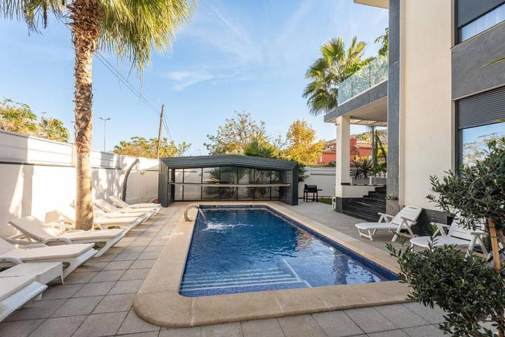 Villa pour 10 personnes, avec jardin et jacuzzi ainsi que piscine et balcon à Alicante - 3