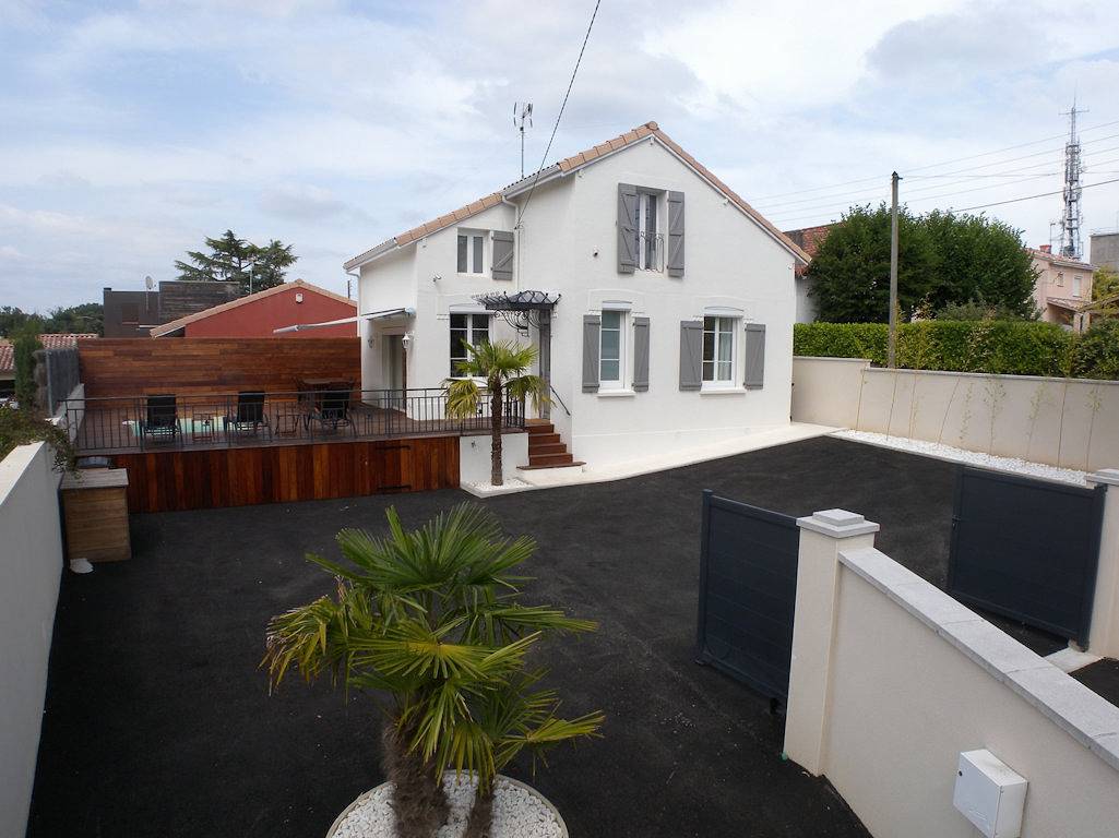 Gite la maison de Jeanne, indépendante, piscine privée in Montauban, Tarn-et-Garonne