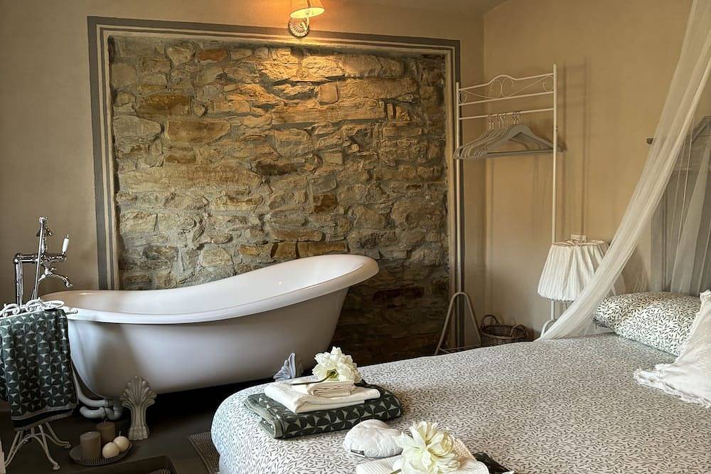 Magisches und altes Bauernhaus im grünen Gavi-Gebiet, Wein & Relax, privates Naturschwimmbad in Lerma, Alessandria Provinz