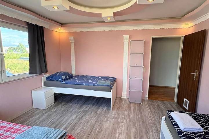 Apartamento entero, Spacious housing in a mixed-use area in Brackwede, Bielefeld