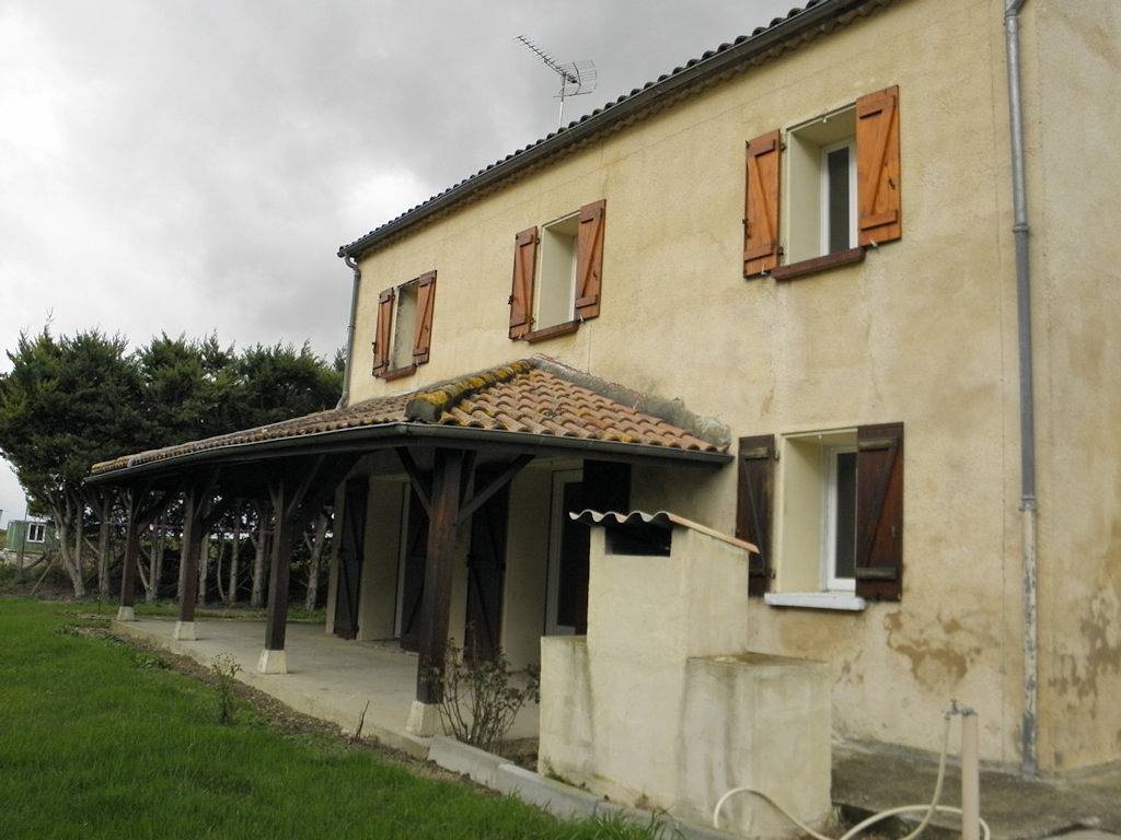 Gîte de campagne à la ferme in Gazaupouy, Gers