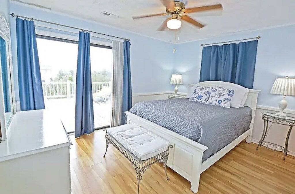 Pets Ok Beach Home+Short Walk Beach Access+Views!! Recent Updates & Upgrades in Surf City, Topsail Island