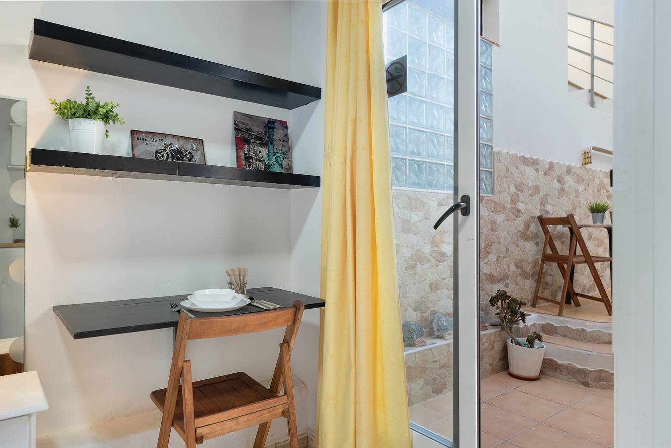 Ganze Wohnung, Ferienwohnung 'Loft Valentina 2' mit Gemeinschaftspool, gemeinsamer Terrasse und Wi-Fi in Montaña Roja, Yaiza