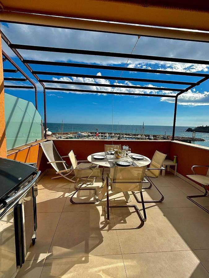 Gîte pour 6 personnes, avec piscine ainsi que vue et balcon dans Port de la Figueirette - 2