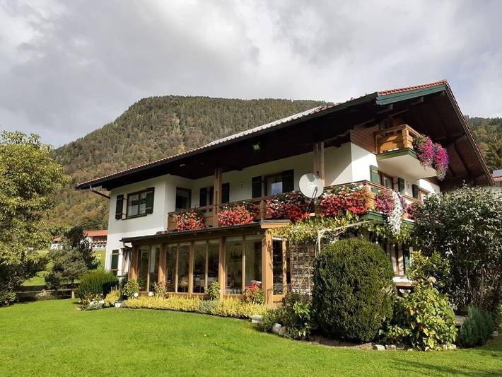 "Gästehaus Anni"  Fewo..2 in Weissbach an der Alpenstrasse, Schneizlreuth