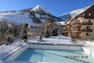 Gîte pour 6 personnes, avec balcon et piscine dans Col De La Croix De Fer