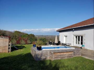 Gîte pour 13 personnes, avec vue ainsi que terrasse et piscine à Saint-Lon-les-Mines