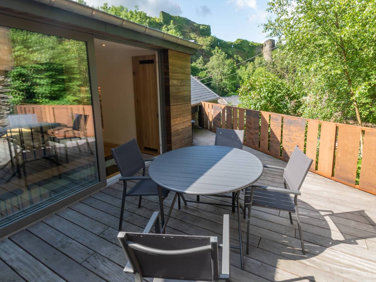 Vakantiehuis in La Roche met Kasteelzicht in La Roche-en-Ardenne, Provincie Luxemburg
