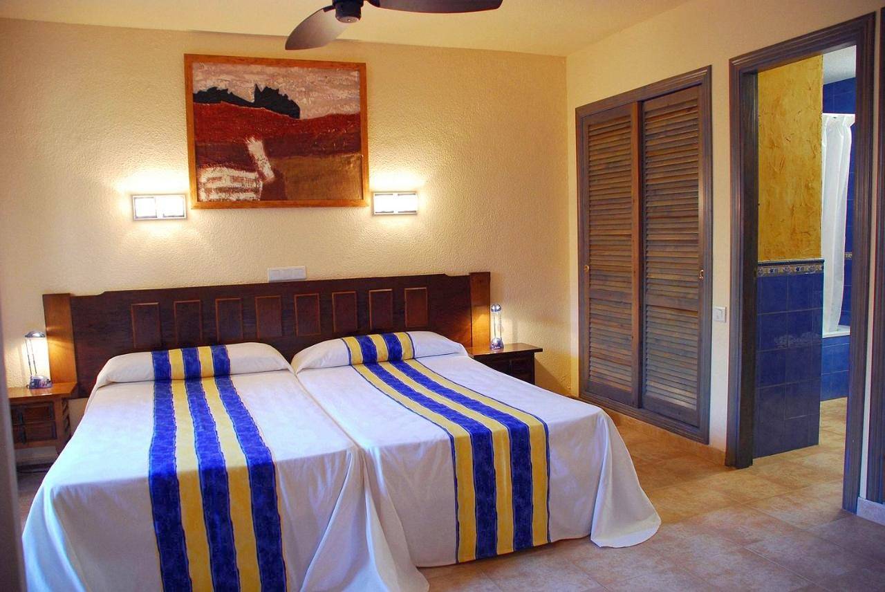 Aparthotel para 3 personas con piscina in Playa El Arenal/Playa Pedrucho (La Manga), San Javier