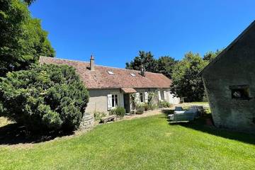 Gîte pour 6 personnes, avec piscine ainsi que vue et jardin à Magny-Cours