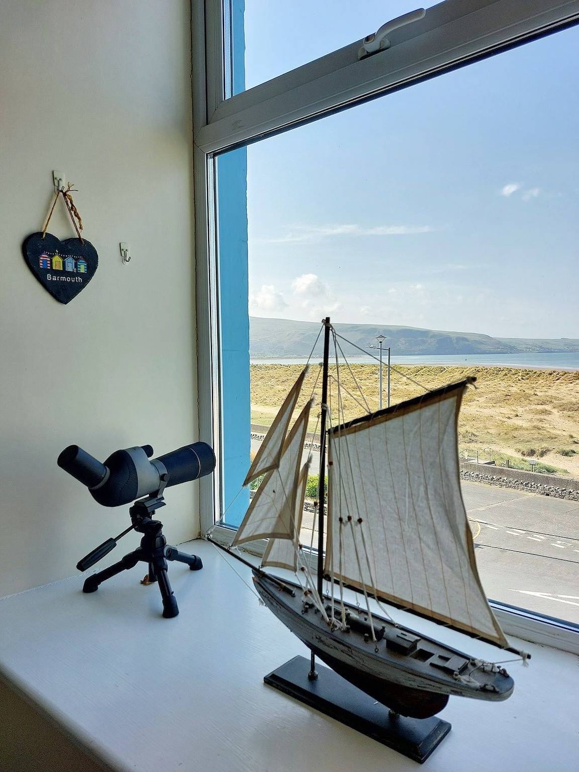 Entire apartment, Hafan Y Traeth Beach Front Apartment in Barmouth in Barmouth, Snowdonia