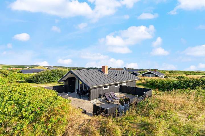 Gemütliches Ferienhaus mit Kamin, nur 300 m zum Strand, Hund erlaubt in Årgab, Holmsland Klit