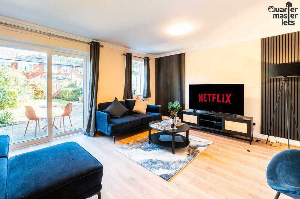 3x Bedroom House (Sleeps 6x) in Warwick, Warwickshire