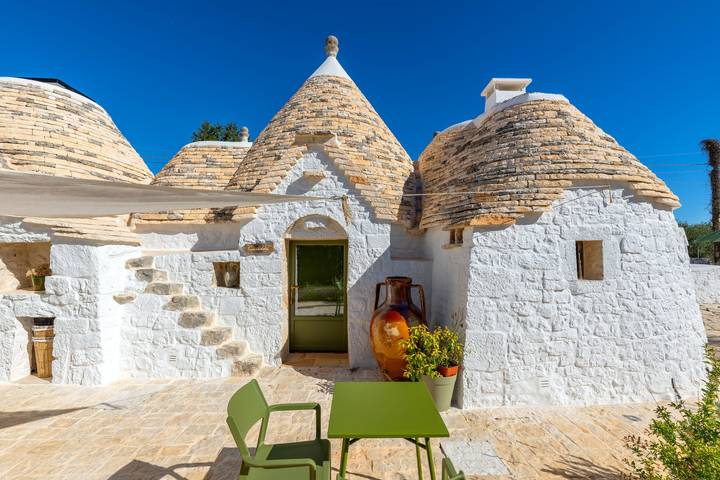 Trullo pour 5 personnes, avec jardin, adapté aux familles à Martina Franca