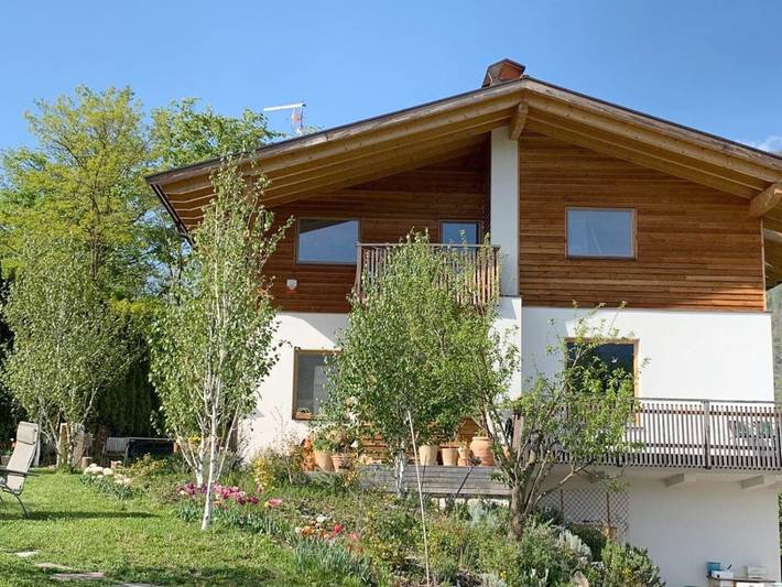 Ferienwohnung für 4 Personen, mit Terrasse und Garten sowie Seeblick und Ausblick in Tenna