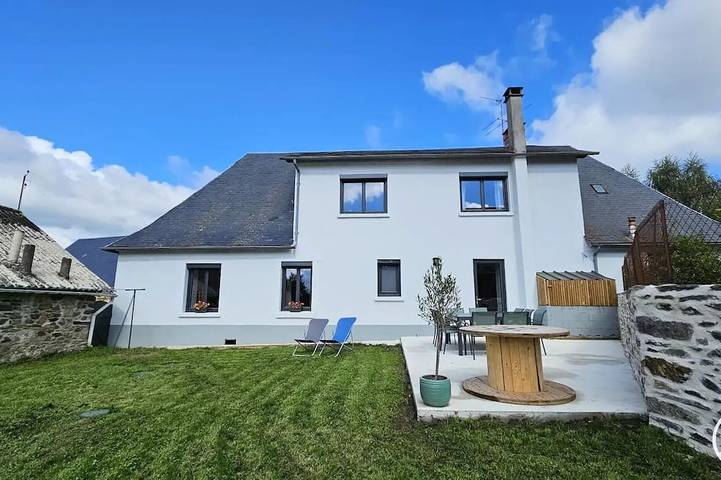 Location de vacances pour 6 personnes, avec Terrasse à Salon-la-Tour