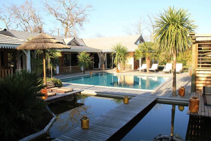 Alojamiento y desayuno para 2 personas, con jardín y sauna además de piscina y jacuzzi - 1
