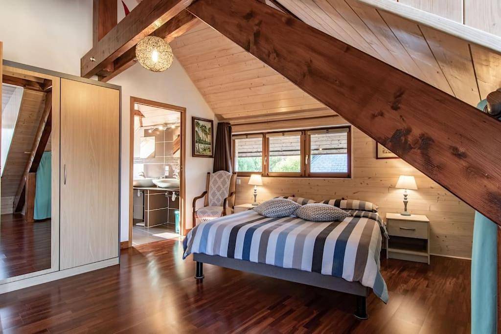 Twin Room with Private External Bathroom in Sévrier, Parc naturel régional du Massif des Bauges