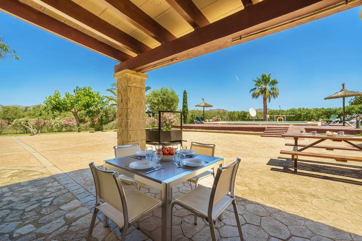 Rotes Finca for 6 with pool in Pollensa 250 m from the beach in Pollença, North Majorca