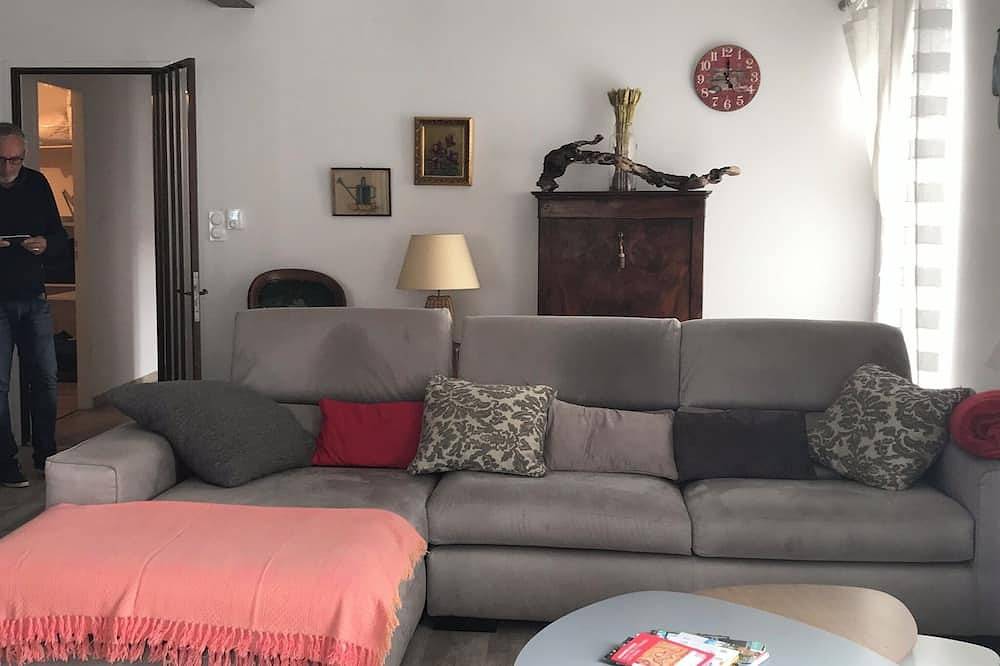 Apartamento entero, Apartamento reformado en el corazón de los cubiertos Mirepoix in Mirepoix (gastronomía), Ariège