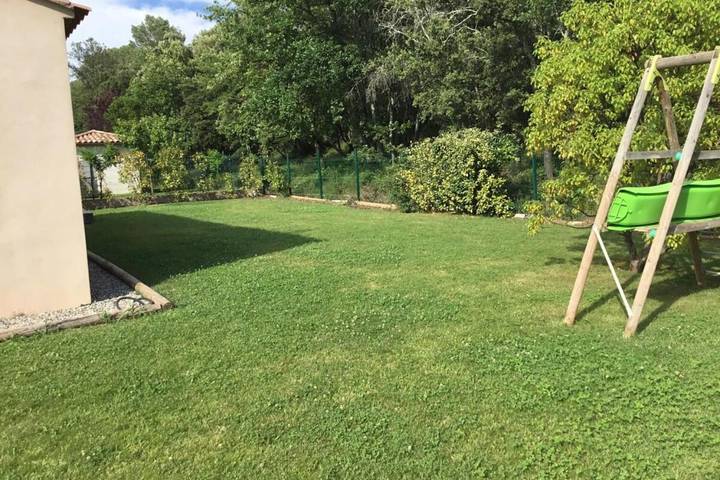 Location de vacances pour 8 personnes, avec piscine et jardin à Villevieille - 4