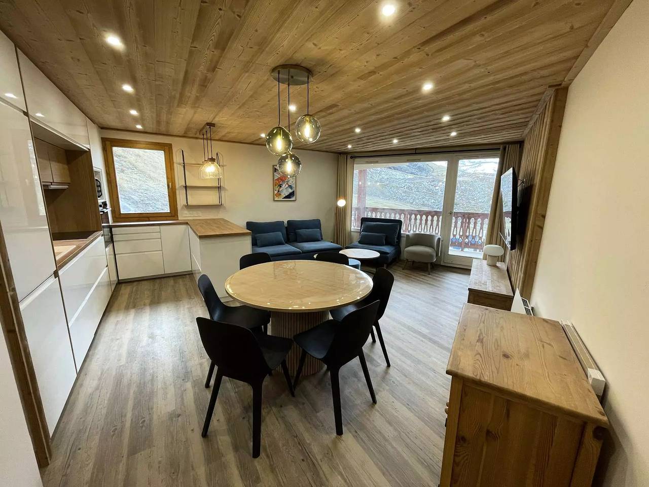 Entire apartment, Hermine 5 - Apartment Val Thorens - 6 people - 5 Flocons Gold in Val Thorens, Massif de la Vanoise