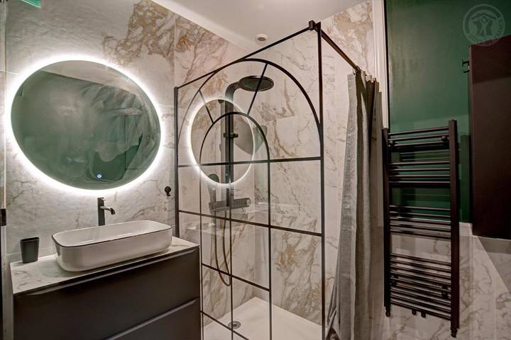 Gîte pour 4 personnes, avec vue et piscine ainsi que sauna et jardin, animaux acceptés à Saint-Genest-Lerpt - 2