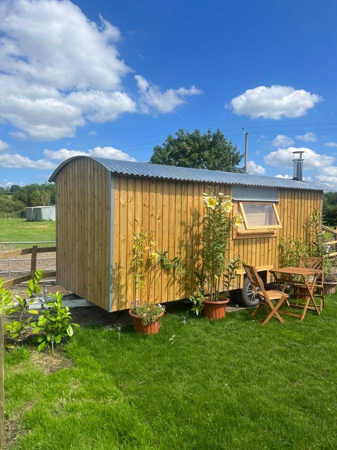 Poachers Keep, Shepherds Hut in Staffordshire