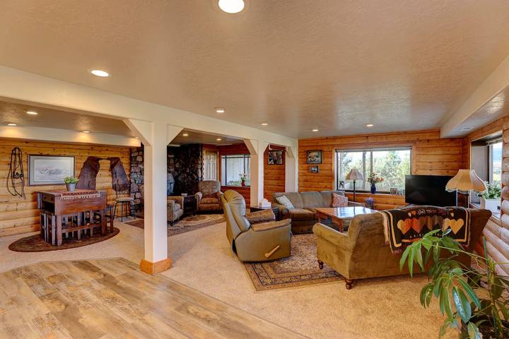 Vacation rental for 6 people, with yard and balcony, kid friendly in Wyoming